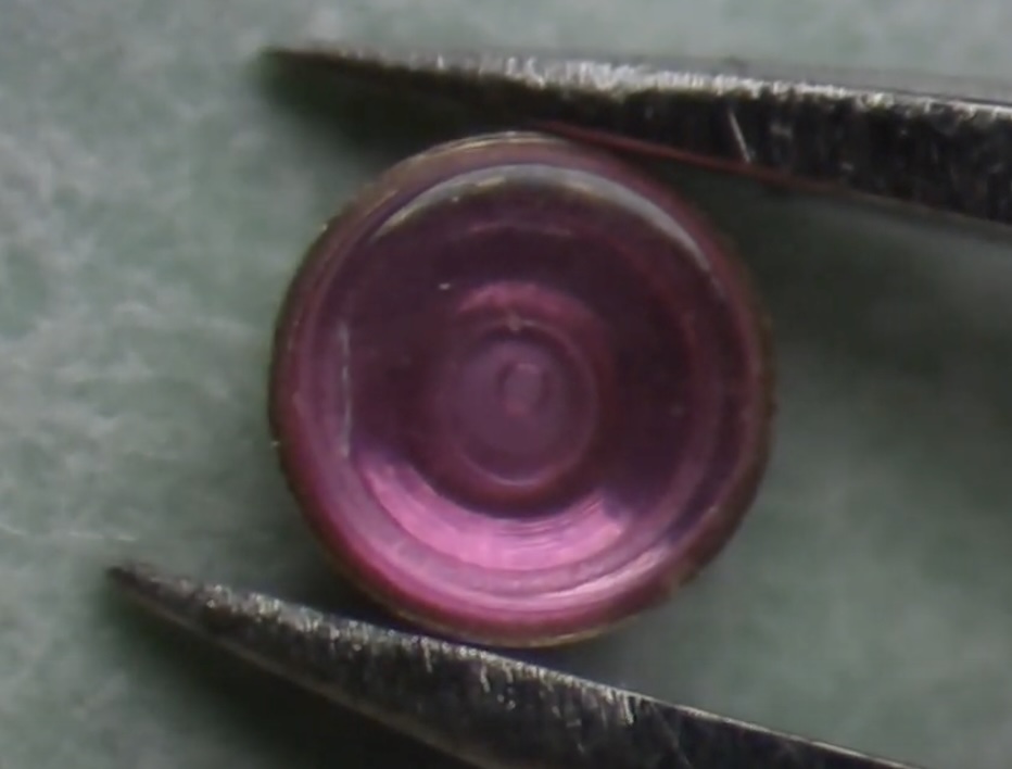 Anneau d’huile visible dans le trou