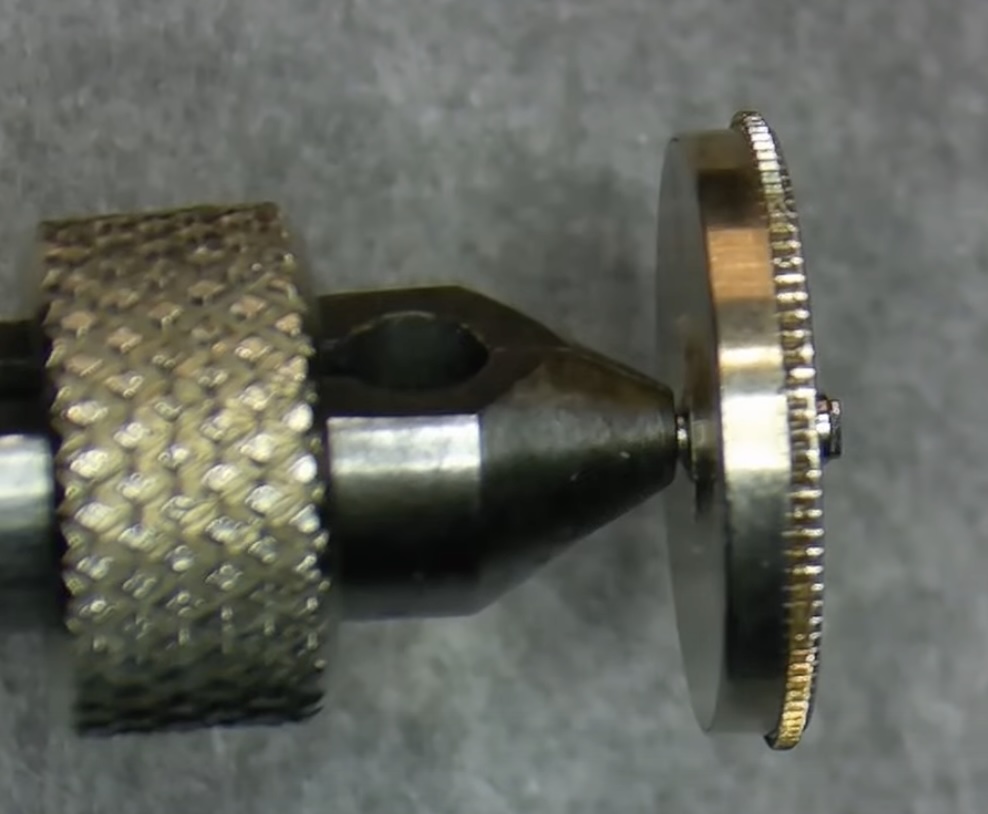 Bride sur le ressort